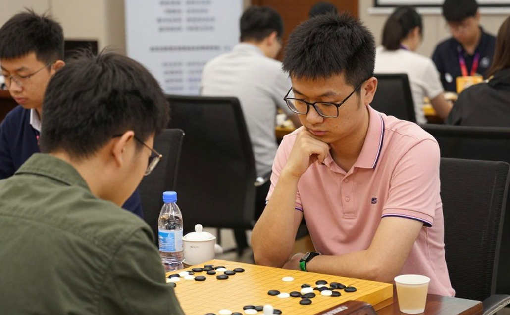 Học chiến lược từ Bent Larsen: Điều gì thật sự nằm trong ChessBase Magazine #225