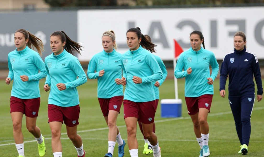 Bảy trận bảy thắng và năm cái tên nằm xuống trong mười phút: Man City đang đi trên dây
