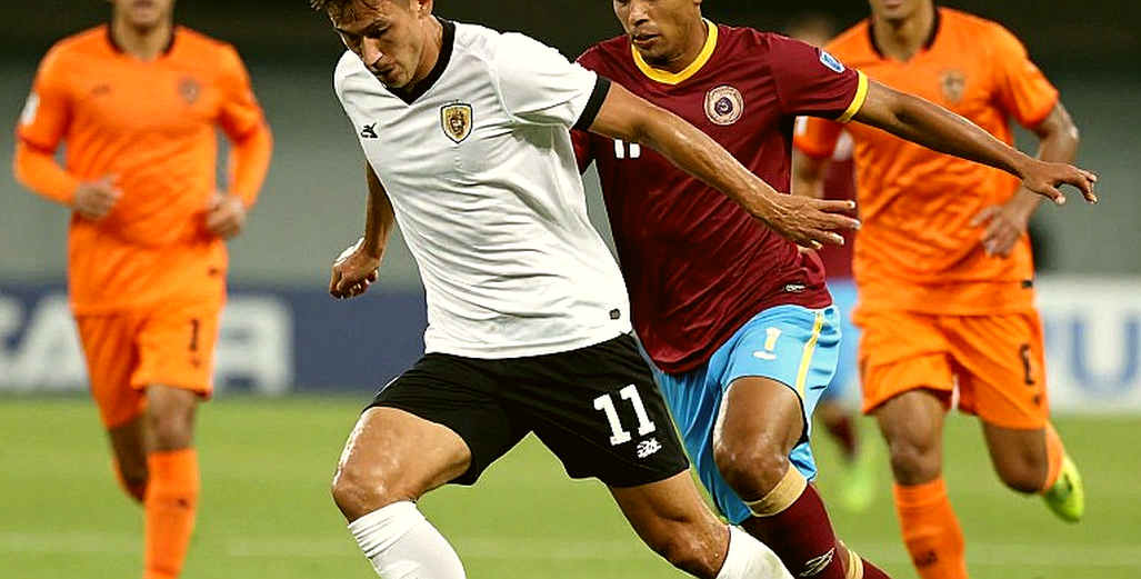 Cú hat-trick của Tagueu và lỗ hổng thật sự của SHB Đà Nẵng