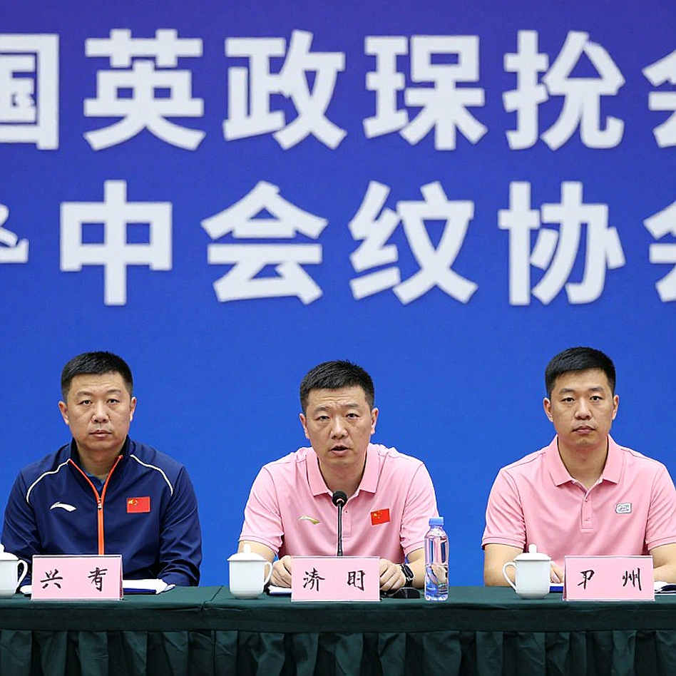 Moyland và Zhang thoát hiểm 3-2 trước Ai Cập tại China Smash 2026: 42 phút, hai lần 11-9 và một suất vòng 16