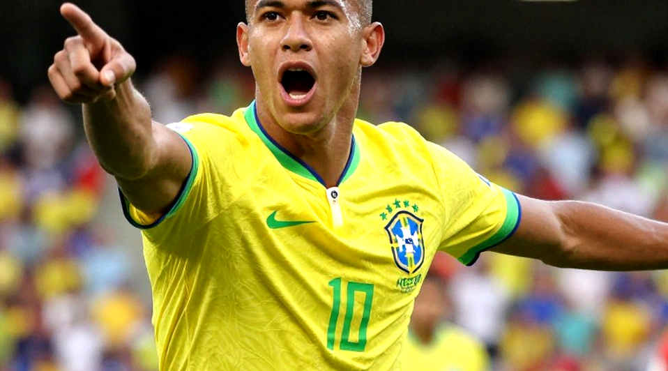 Ratcliffe, Glazer và tiếng vỡ niềm tin trên Old Trafford: Khi khán đài ngừng hát cho phòng họp Ratcliffe, Glazer và tiếng vỡ niềm tin trên Old Trafford: Khi khán đài ngừng hát cho phòng họp