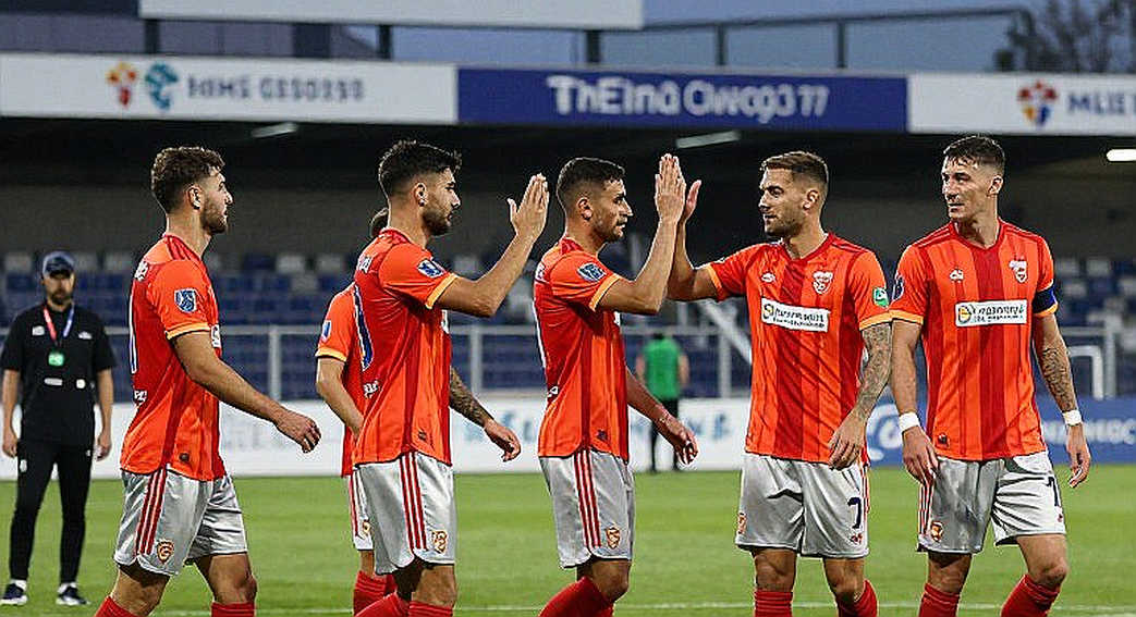 Dockers Derby after 14 Years: When 400 Police Officers Become the 'Holding Midfielder' of an English Match