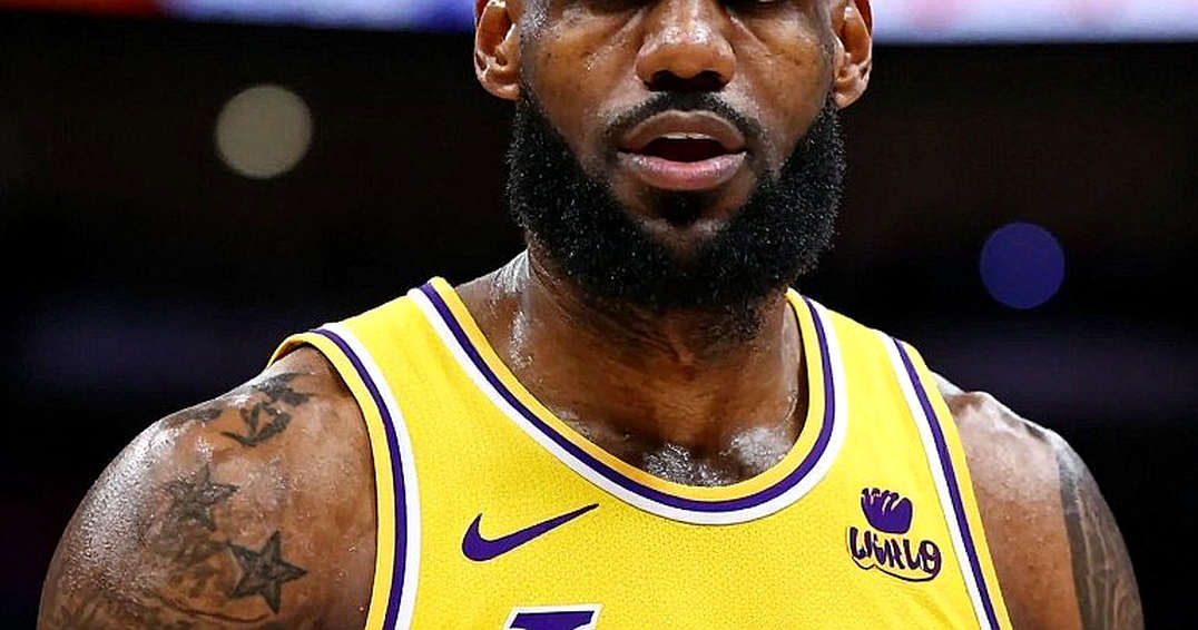 NBA phạt nặng Clippers: Cái giá của vinh quang mua bằng đường tắt