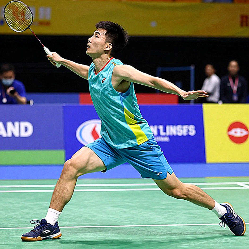 Alwi Farhan Spars With Kento Momota Before Asian Games 2026: A Preparation Bet and a Data Void