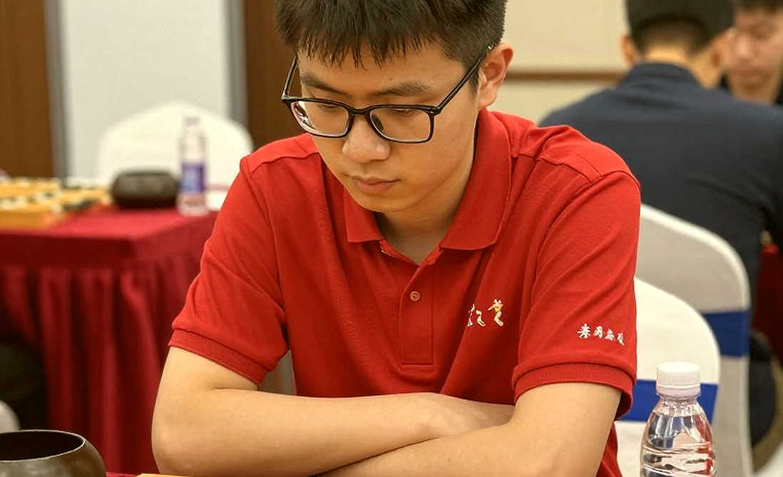 Magnus Carlsen gọi Javokhir Sindarov là ứng cử viên sáng giá: trận tranh ngôi vô địch cờ vua thế giới và bài toán tâm lý